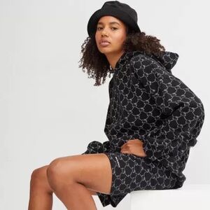 🆕 DIVIDED Hello Kitty Hoodie &  Shorts Set